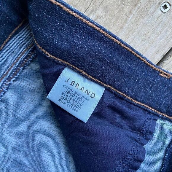 J Brand Dark Wash Capri Mid Rise Jeans Size 30 - Picture 4 of 4